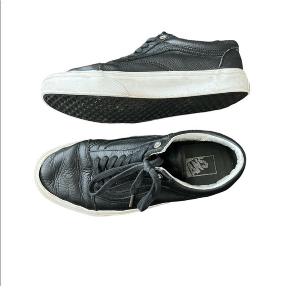 Vans black leather‎ lace up shoes. Unisex. M 7.5 W 9
